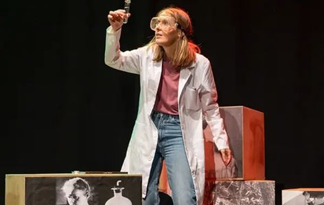 Petites i grans científiques, a càrrec de Creixent amb Art